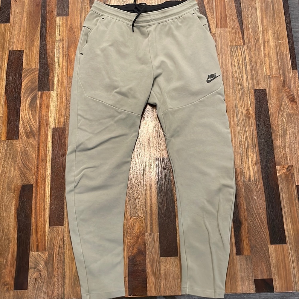 Nike Sportswear Tech Fleece - men’s joggers - medium